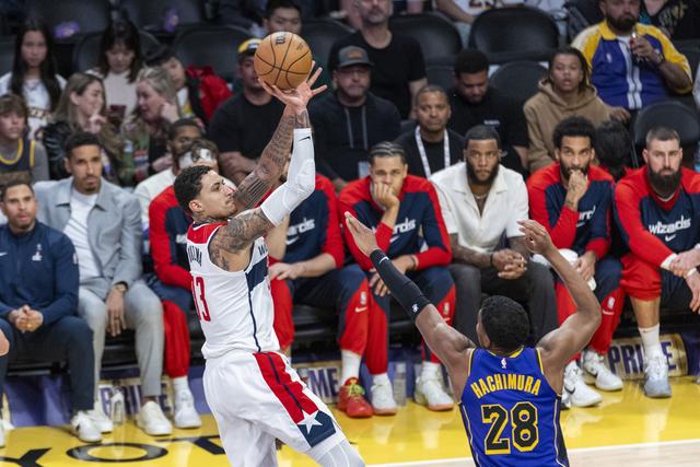 （体育）篮球——NBA常规赛：湖人胜奇才-4.jpg