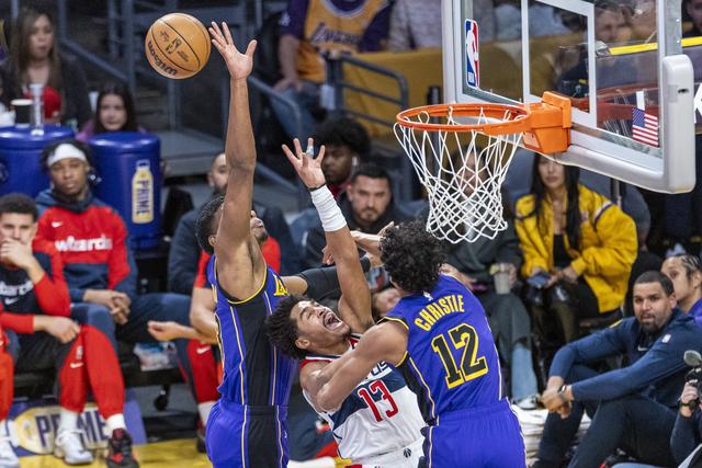 （体育）篮球——NBA常规赛：湖人胜奇才-2.jpg