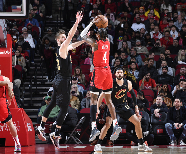 NBA常规赛：加兰关键3罚1中米切尔丢绝杀 阿门16+16火箭险胜骑士-7.jpg