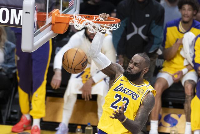 （体育）篮球——NBA常规赛：湖人胜凯尔特人-2.jpg