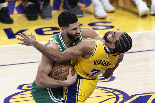 （体育）篮球——NBA常规赛：湖人胜凯尔特人-7.jpg