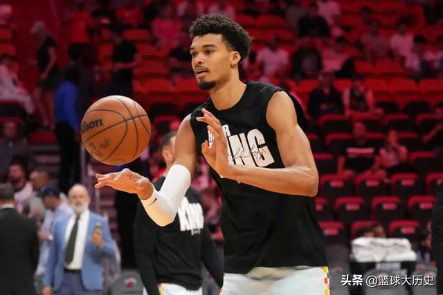 最大遗珠！MVP前五的文班，为何落选首发？-7.jpg