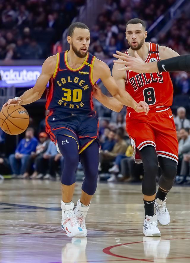（体育）篮球——NBA常规赛：勇士胜公牛-5.jpg
