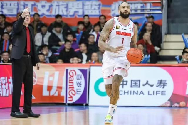 CBA排名一晚大乱！广东进入前3名，辽宁再跌2名，北京冲进8强-4.jpg