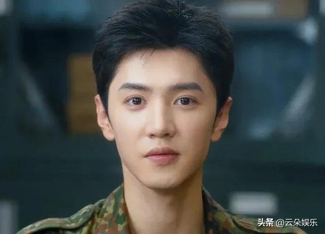 娱乐圈爆料大集合！扒一扒明星们不为人知的事儿-11.jpg