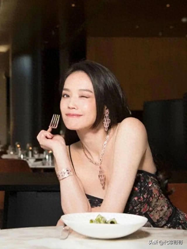 揭秘明星奇葩的减肥方法，哪个最让人难以接受？-1.jpg