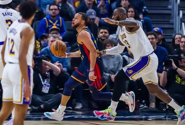 （体育）篮球——NBA常规赛：勇士不敌湖人-1.jpg