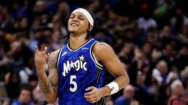 NBA红黑榜：火箭双杀联盟第一骑士，哈登40分梦回巅峰击穿雄鹿！-6.jpg