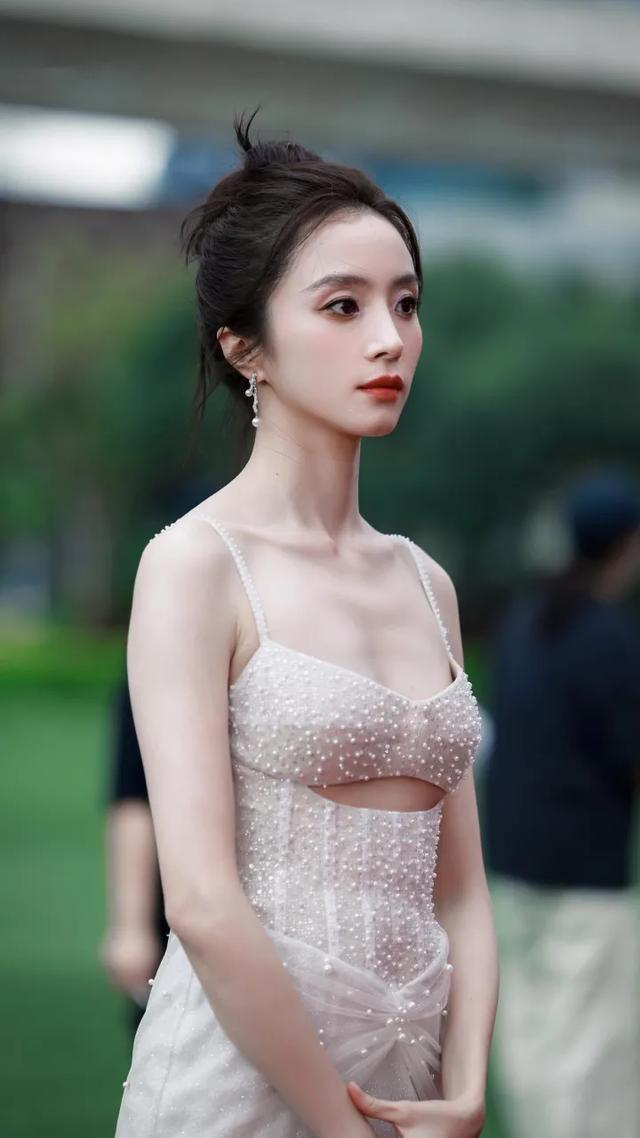 怎么捧也捧不红的5位明星，资源逆天却万年不火，网友：心疼老板-2.jpg