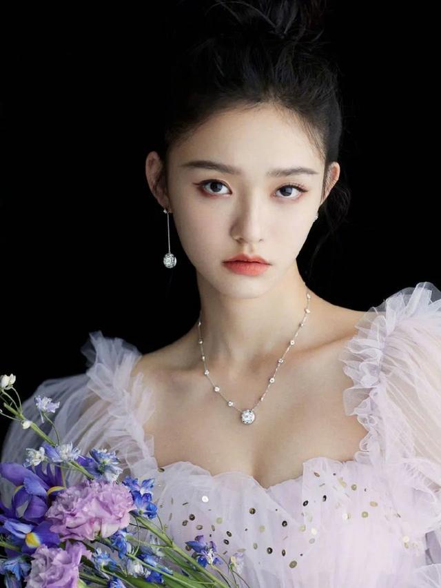 怎么捧也捧不红的5位明星，资源逆天却万年不火，网友：心疼老板-5.jpg