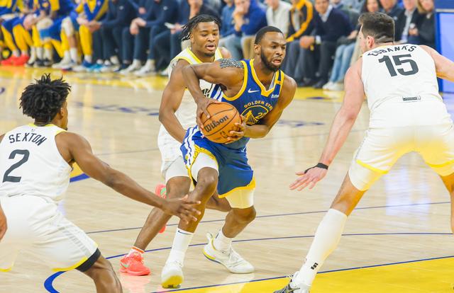 （体育）篮球——NBA常规赛：勇士胜爵士-8.jpg