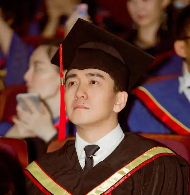 “假到不行”的4位明星，撒谎成性、已婚装单身、整容、抠图成瘾-11.jpg