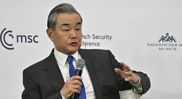 王毅的六个字，被俄方挂上了头版头条，特朗普幕僚破防莫大耻辱-3.jpg