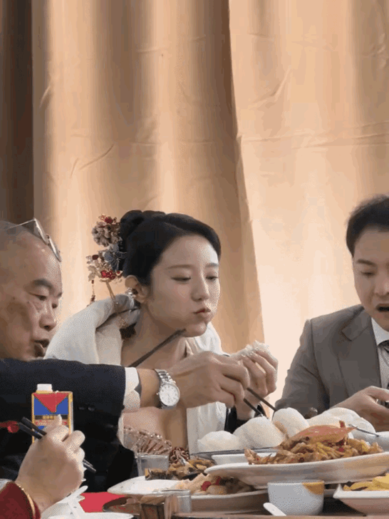 开心一笑，30组搞笑动图，孩子看来是不喜欢自己的名字-31.jpg