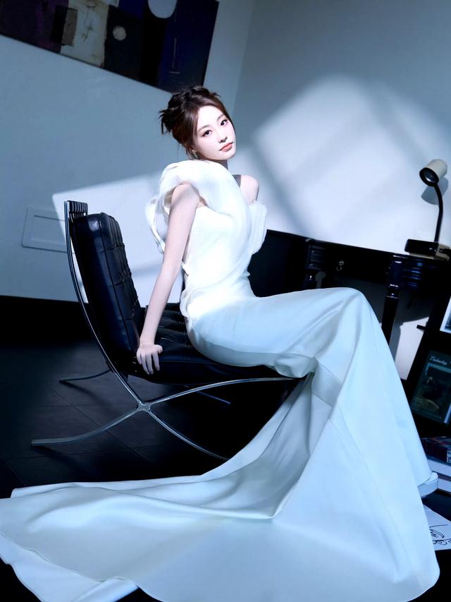 美女明星-1.jpg