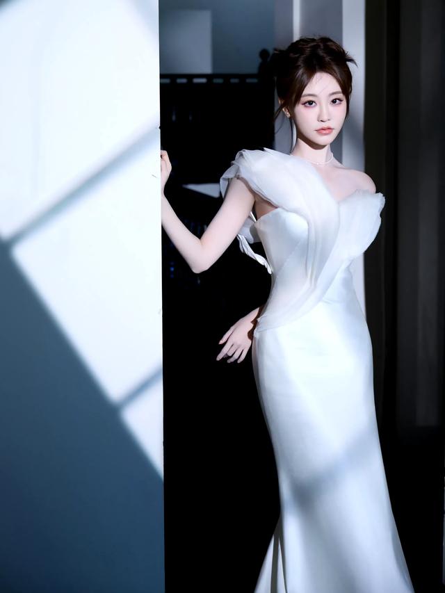美女明星-10.jpg