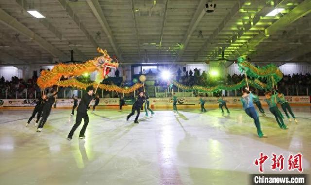 加拿大多伦多举行“欢乐春节”2025青少年冰上春晚-1.jpg