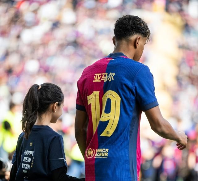 1-0！巴萨双杀：只差皇马4分，亚马尔1V7神作，莱万30球-2.jpg